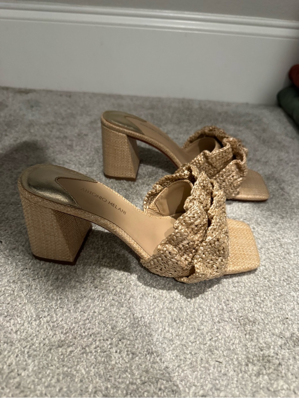 ANTONIO MELANI Natural Raffia Braided Block Heel Mules
